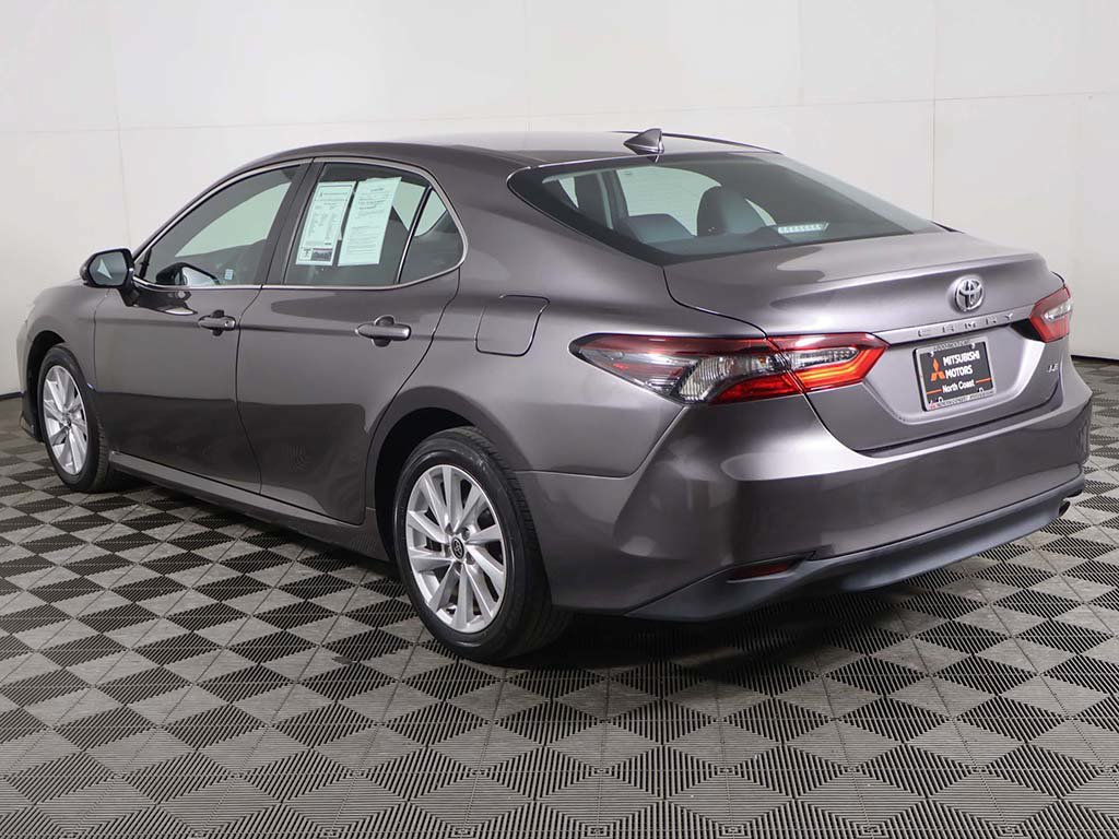 Used 2023 Toyota Camry LE FWD image 6