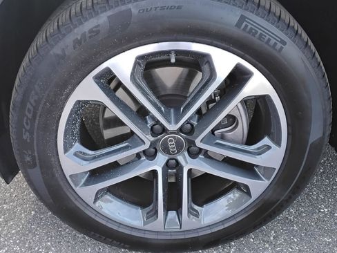 Certified 2025 Audi Q5 Premium Plus w/ Premium Plus image 12