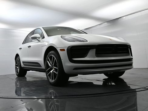 Certified 2024 Porsche Macan image 53