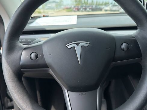 Used 2021 Tesla Model Y Long Range AWD/4WD image 10