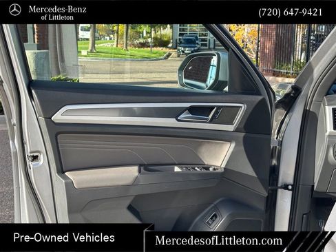 Used 2022 Volkswagen Atlas Cross Sport SEL R-Line image 11