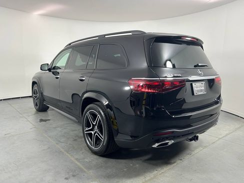 Used 2024 Mercedes-Benz GLS 450 4MATIC image 3