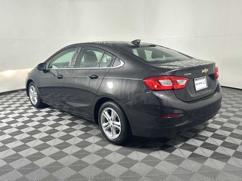 Used 2017 Chevrolet Cruze LT w/ Convenience Package FWD image 5
