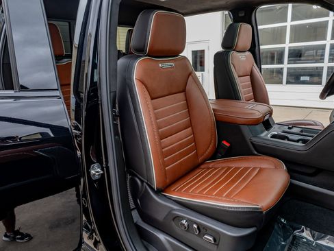 Used 2025 GMC Sierra 2500 Denali Ultimate image 31