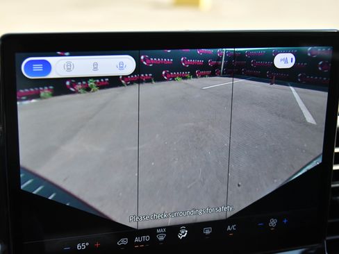 Used 2023 Ford Transit 350 XLT image 22