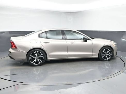 Used 2024 Volvo S60 B5 Plus w/ Climate Package FWD image 9