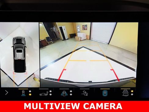 Used 2022 Chevrolet Silverado 1500 ZR2 w/ Technology Package image 14