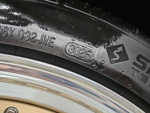 Used 1995 Porsche 911 Carrera RWD image 50