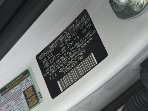 Used 2025 Hyundai Elantra SEL FWD image 31