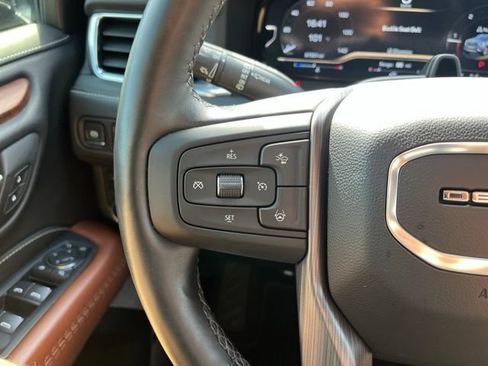 Used 2024 GMC Yukon Denali Ultimate AWD/4WD image 19