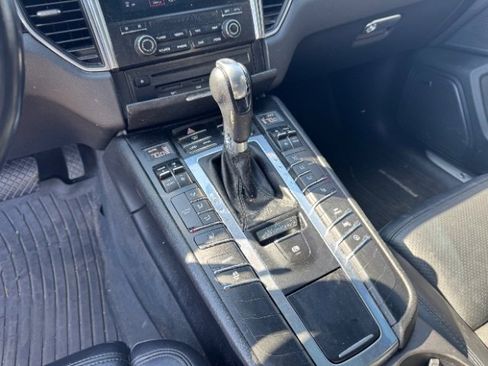 Used 2017 Porsche Macan S image 31