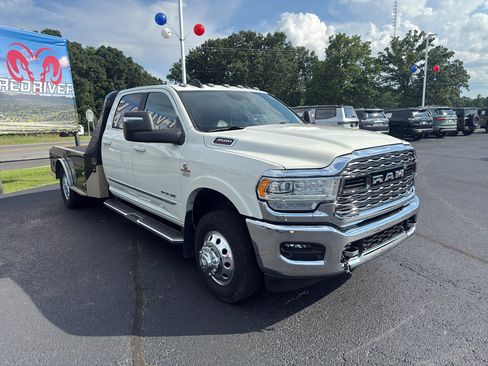 Used 2023 RAM 3500 Limited AWD/4WD image 3