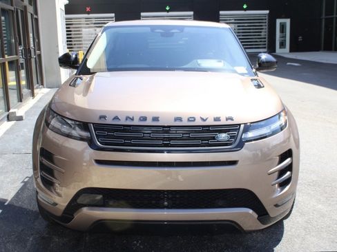 Used 2024 Land Rover Range Rover Evoque Dynamic SE image 9