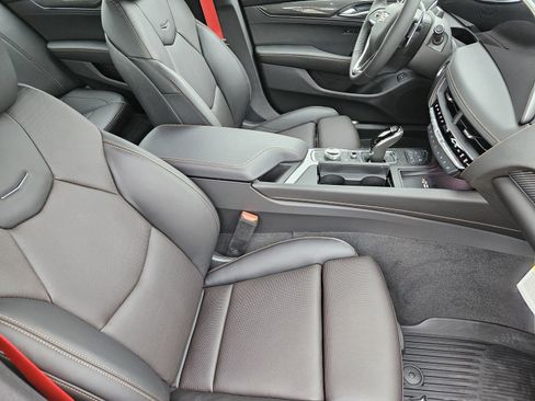 New 2026 Cadillac CT5 V w/ Technology Package AWD/4WD image 17
