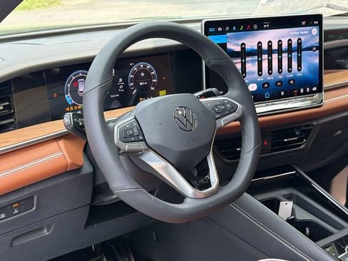 New 2026 Volkswagen Tiguan SEL R-Line AWD/4WD image 27