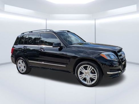 Used 2015 Mercedes-Benz GLK 350 4MATIC image 2