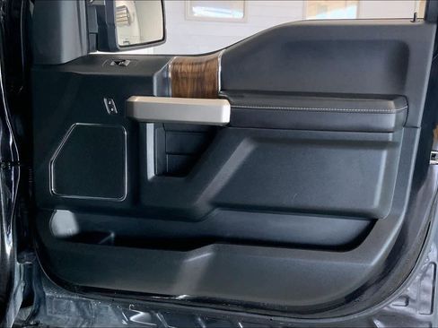 Used 2020 Ford F150 Lariat image 25