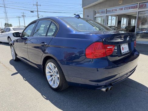 Used 2011 BMW 328i xDrive Sedan AWD/4WD image 5