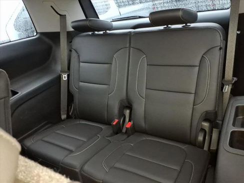 Certified 2023 GMC Acadia SLT image 16