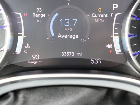 Used 2025 Chrysler Pacifica Limited image 36