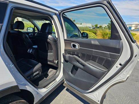 Used 2023 Kia Sorento SX FWD image 33