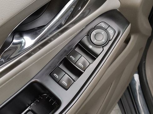 Used 2020 Chevrolet Traverse LT FWD image 27