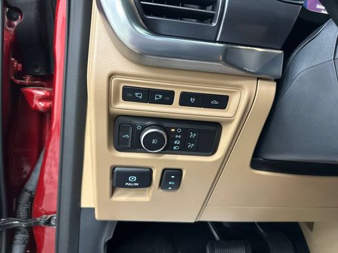 Used 2022 Ford F150 Lariat w/ Equipment Group 502A High AWD/4WD image 34