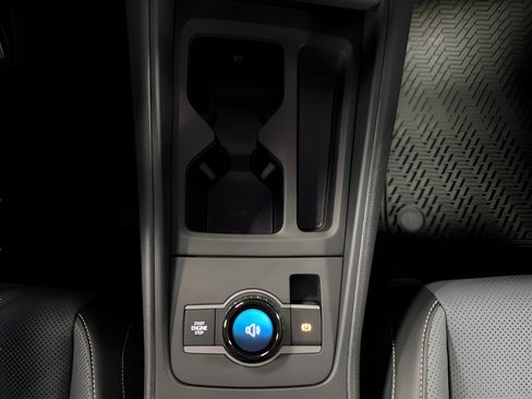 New 2025 Volkswagen Tiguan SE R-Line image 21