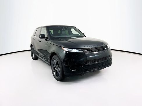Used 2025 Land Rover Range Rover Sport SE image 3
