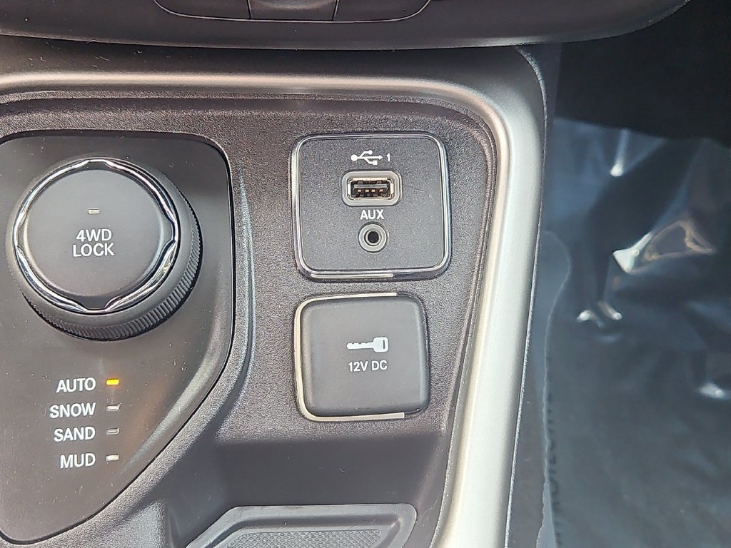 Used 2019 Jeep Compass Latitude w/ Safety & Security Group AWD/4WD image 18