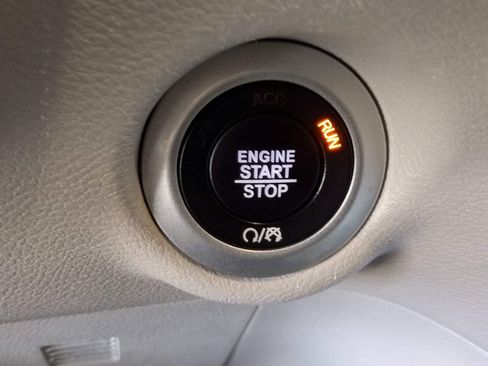 Used 2023 Chrysler Voyager LX FWD image 33