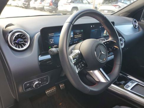 Used 2025 Mercedes-Benz GLA 250 image 17