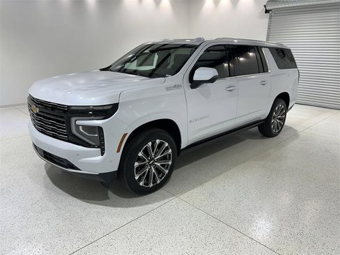 New 2026 Chevrolet Suburban High Country image 1