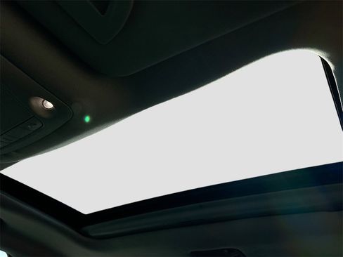 Used 2022 Nissan Rogue Sport SL w/ Premium Package image 23