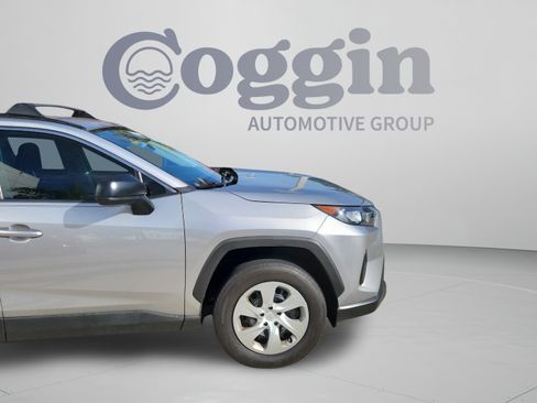Used 2021 Toyota RAV4 LE FWD image 33