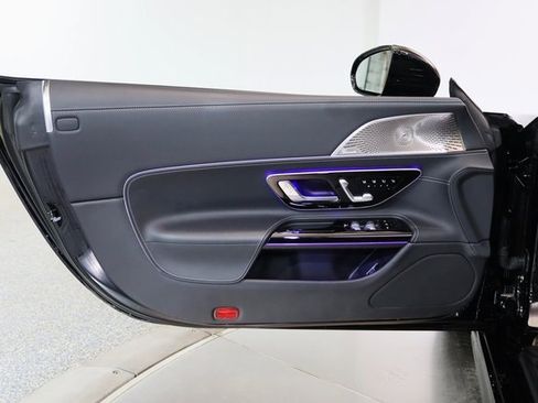 Used 2022 Mercedes-Benz SL 55 AMG 4MATIC w/ Driver Assistance Package image 18