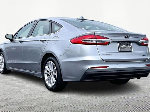 Used 2020 Ford Fusion SE image 6