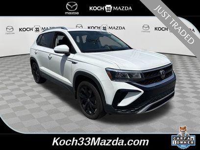Used 2023 Volkswagen Taos SE w/ Panoramic Sunroof Package
