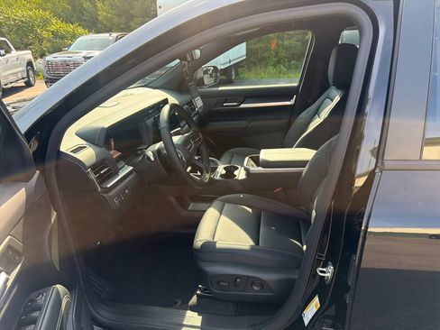 New 2026 GMC Terrain Elevation w/ Elevation Premium Package AWD/4WD image 11