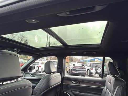 New 2026 Jeep Grand Cherokee L Limited w/ Limited Altitude Package image 4