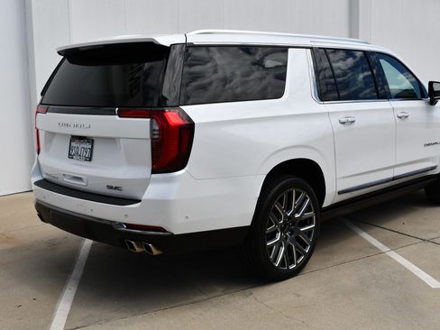 Used 2025 GMC Yukon XL Denali Ultimate image 7