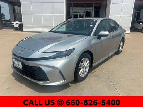 Used 2025 Toyota Camry LE FWD image 2