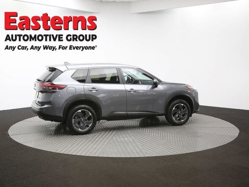 Used 2024 Nissan Rogue SV image 71
