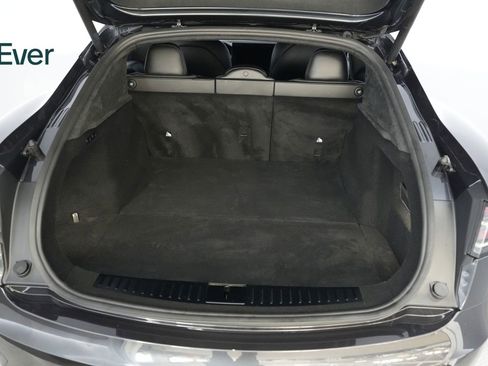 Used 2024 Tesla Model S image 8