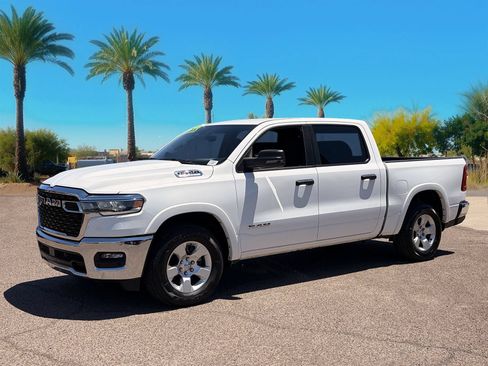 Used 2025 RAM 1500 Big Horn AWD/4WD image 32