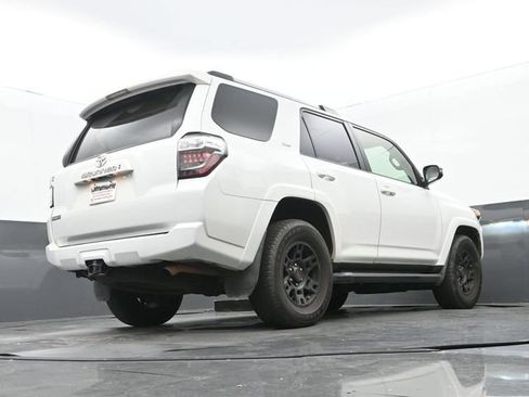 Used 2021 Toyota 4Runner SR5 Premium w/ Moonroof Package RWD image 11
