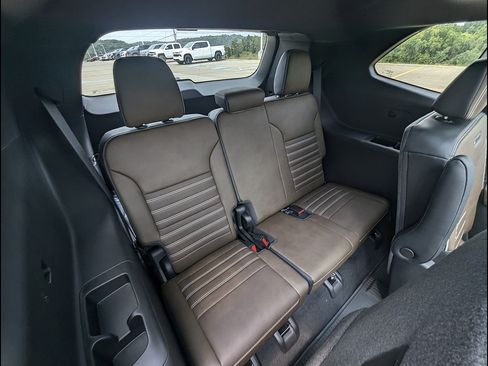 New 2026 GMC Acadia Denali Ultimate w/ LPO, Floor Liner Package AWD/4WD image 15