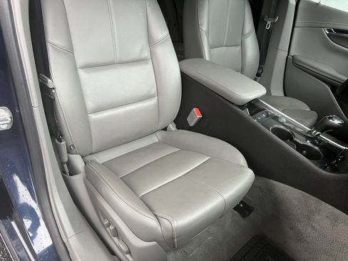 Used 2019 Chevrolet Impala LT w/ Sunroof and Spoiler Package image 24