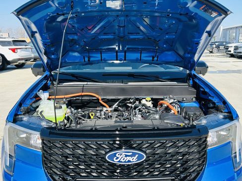 New 2026 Ford Maverick Lariat w/ Black Appearance Package image 48