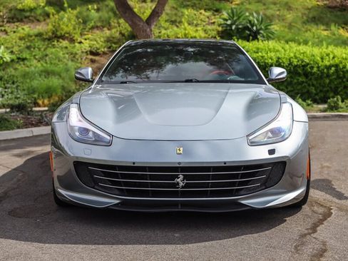 Used 2017 Ferrari GTC4Lusso AWD/4WD image 3